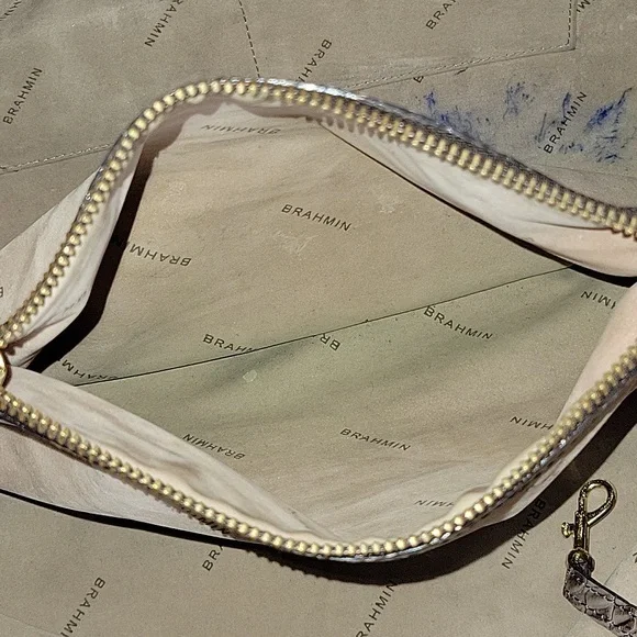 Elegant Crocodile Embossed Tan and Black Women's Bag - Picture 15 of 16